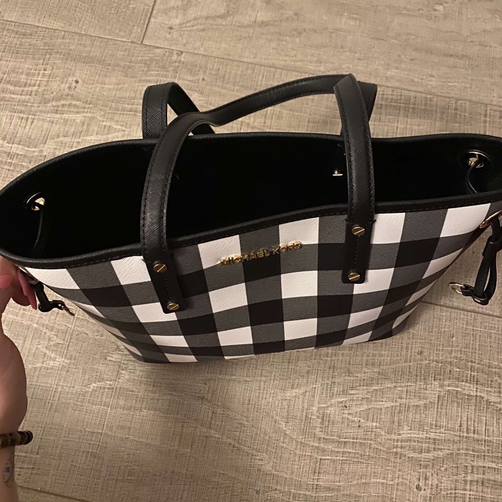 CHECKERED MICHAEL KORS HANDBAG